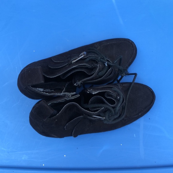 Lace up black heeled booties with buckles - Picture 2 of 3